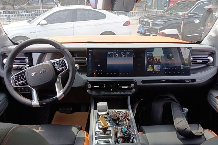 Used BAIC Off-Road BJ40 Electric Drive 2025 Standard Edition Center Console