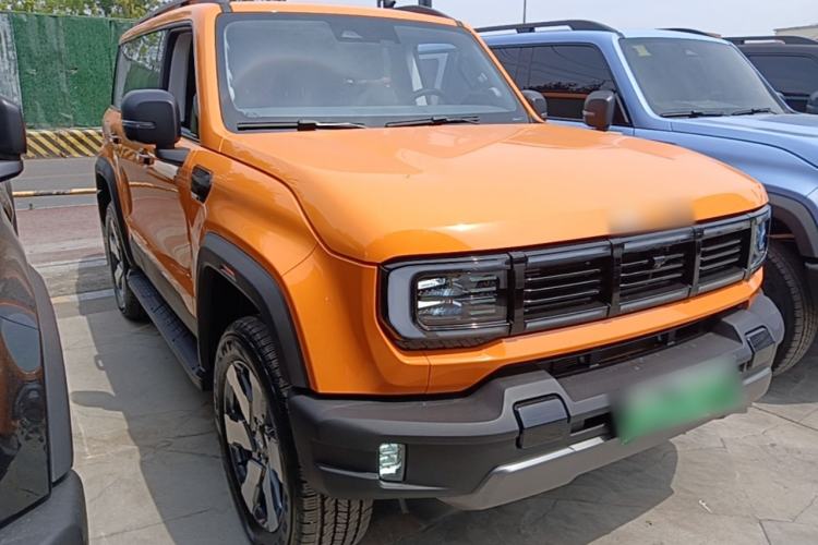 Used BAIC Off-Road BJ40 Electric Drive 2025 Standard Edition Front Right 45 Deg