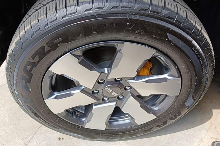 Used BAIC Off-Road BJ40 Electric Drive 2025 Standard Edition Left Front Wheel Hub