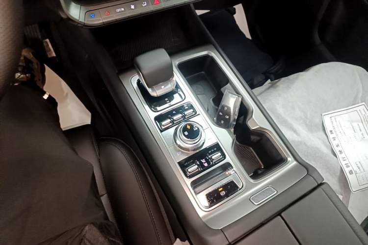 Used BAIC Off-Road BJ40 Electric Drive 2026 Long-Range 201 Max Gear Lever
