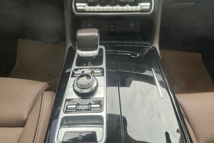 Used BAIC Off-Road BJ60 2022 2.0T Version 11 Five Seats Interior 4