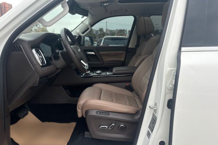 Used BAIC Off-Road BJ60 2022 2.0T Version 11 Five Seats Interior 5
