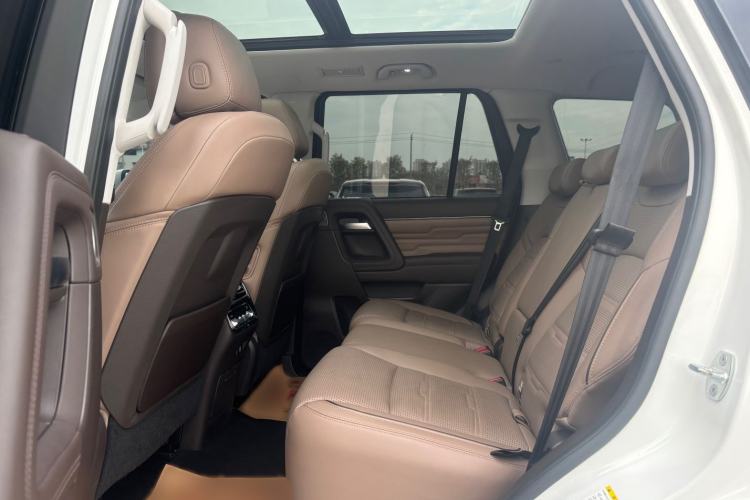 Used BAIC Off-Road BJ60 2022 2.0T Version 11 Five Seats Interior 6
