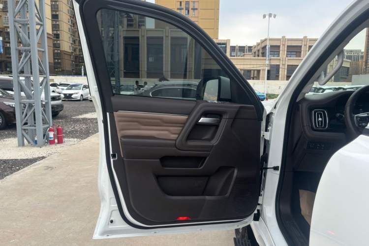 Used BAIC Off-Road BJ60 2022 2.0T Version 11 Five Seats Interior 7