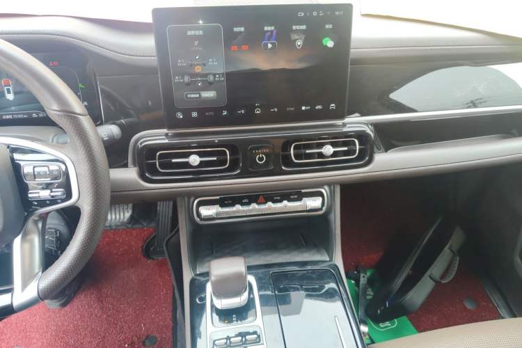 Used BAIC Off-Road BJ60 2022 2.0T May Day Edition Five Seats Audio And AC Panel