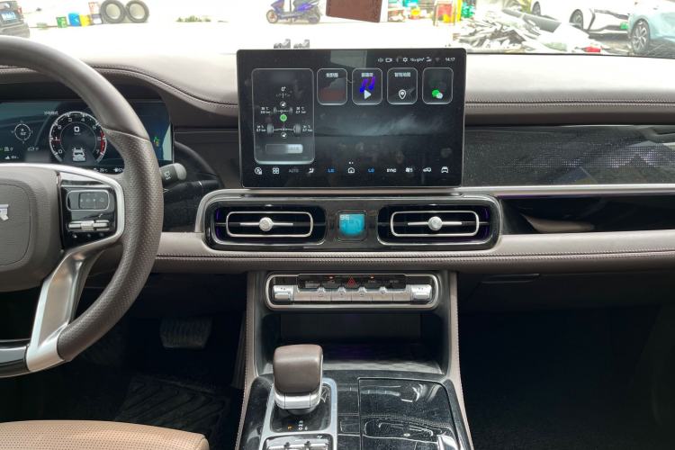 Used BAIC Off-Road BJ60 2022 2.0T Version 11 Five Seats Audio And AC Panel