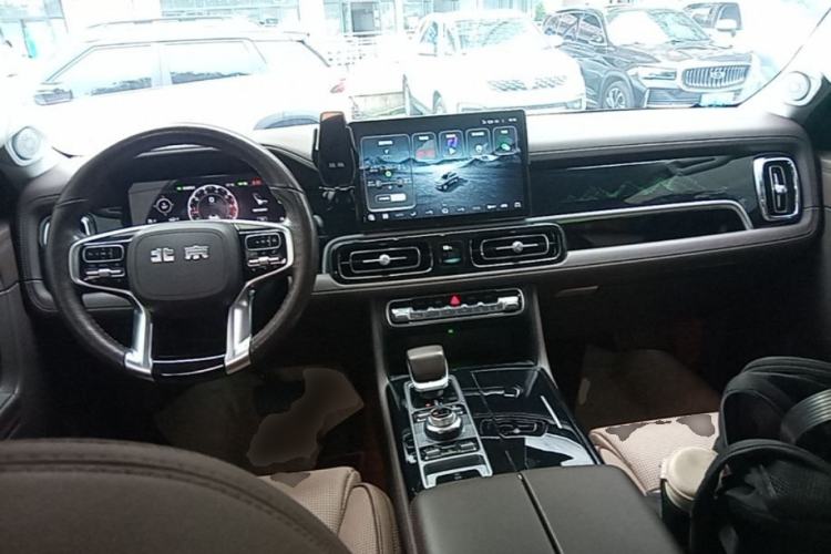 Used BAIC Off-Road BJ60 2022 2.0T May Day Edition Five Seats Center Console