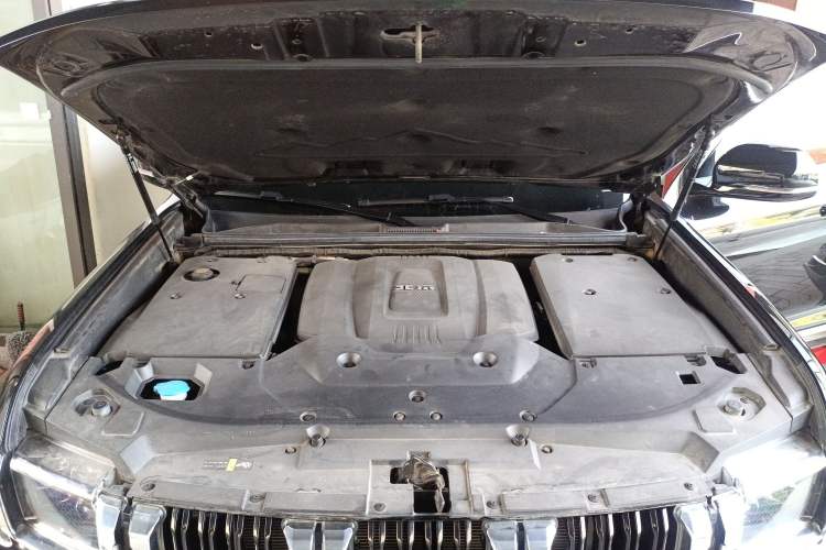 Used BAIC Off-Road BJ60 2022 2.0T Weekend Edition Five-Seater Engine Bay