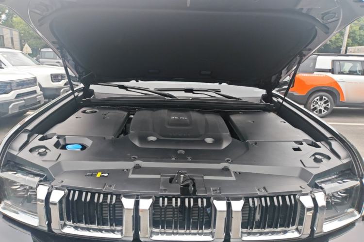Used BAIC Off-Road BJ60 2022 2.0T May Day Edition Seven Seats Engine Bay