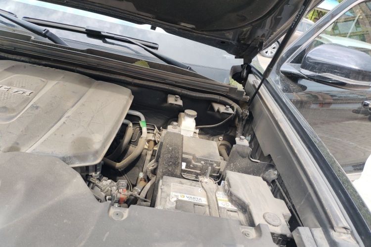 Used BAIC Off-Road BJ60 2022 2.0T Weekend Edition Five-Seater Engine Bay Left