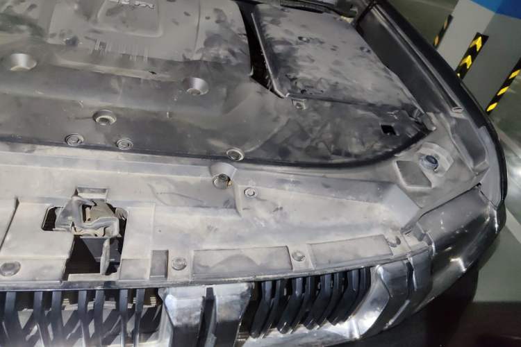 Used BAIC Off-Road BJ60 2022 2.0T Version 11 Five Seats Engine Bay Left