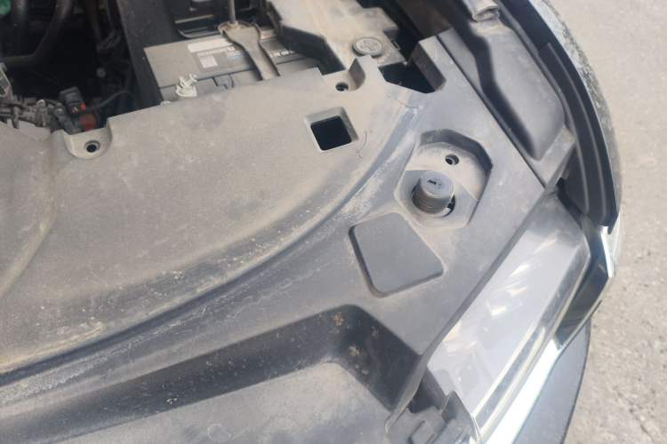 Used BAIC Off-Road BJ60 2022 2.0T Version 11 Five Seats Engine Bay Left