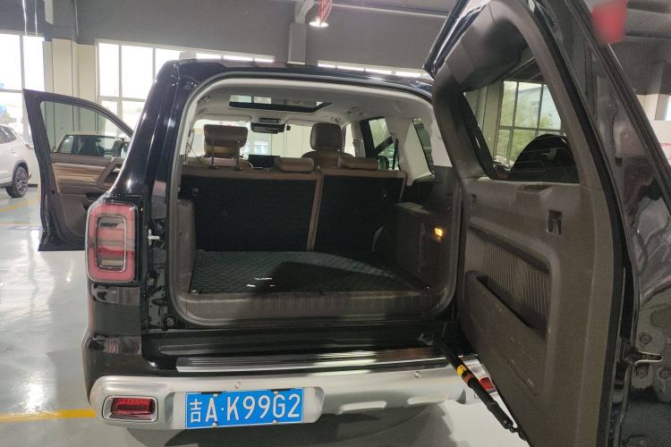 Used BAIC Off-Road BJ60 2022 2.0T May Day Edition Five Seats Engine Bay