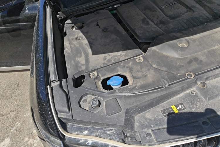 Used BAIC Off-Road BJ60 2022 2.0T Weekend Edition Five-Seater Engine Bay Right