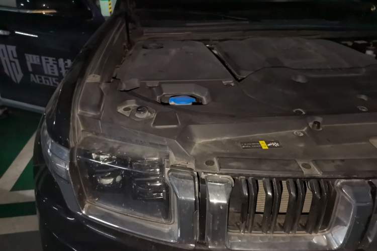 Used BAIC Off-Road BJ60 2022 2.0T Weekend Edition Five-Seater Engine Bay Right