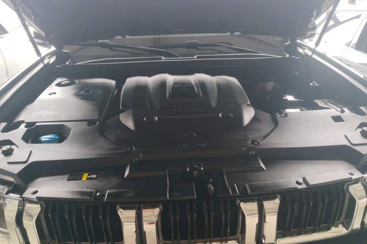 Used BAIC Off-Road BJ60 2022 2.0T Version 11 Five Seats Engine Bay