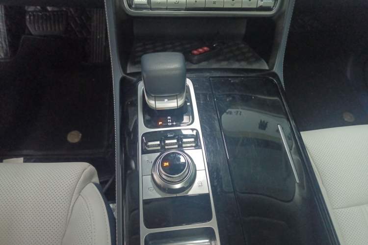 Used BAIC Off-Road BJ60 2022 2.0T Weekend Edition Five-Seater Gear Lever