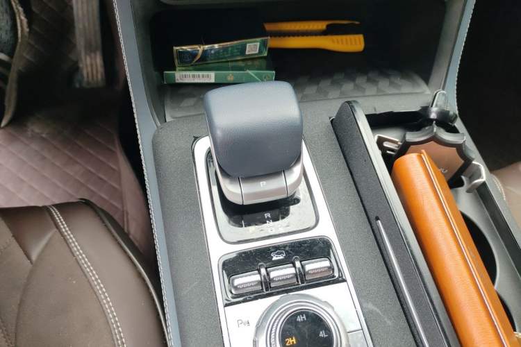 Used BAIC Off-Road BJ60 2022 2.0T Weekend Edition Five-Seater Gear Lever