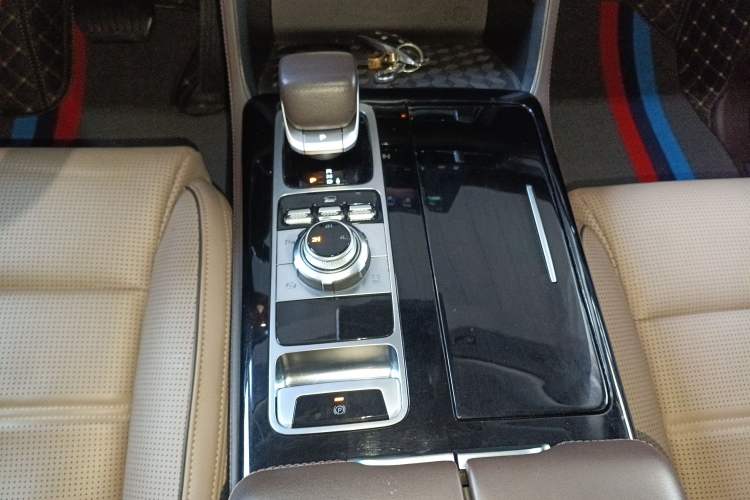 Used BAIC Off-Road BJ60 2022 2.0T Weekend Edition Five-Seater Gear Lever
