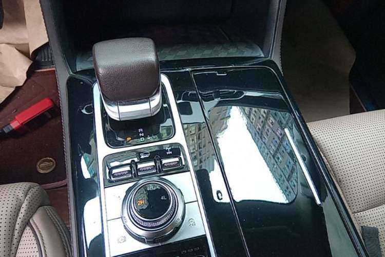 Used BAIC Off-Road BJ60 2022 2.0T May Day Edition Five Seats Gear Lever