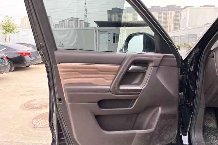 Used BAIC Off-Road BJ60 2022 2.0T Version 11 Five Seats Interior 11