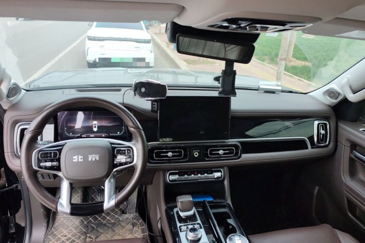 Used BAIC Off-Road BJ60 2022 2.0T Version 11 Seven Seats Interior 2