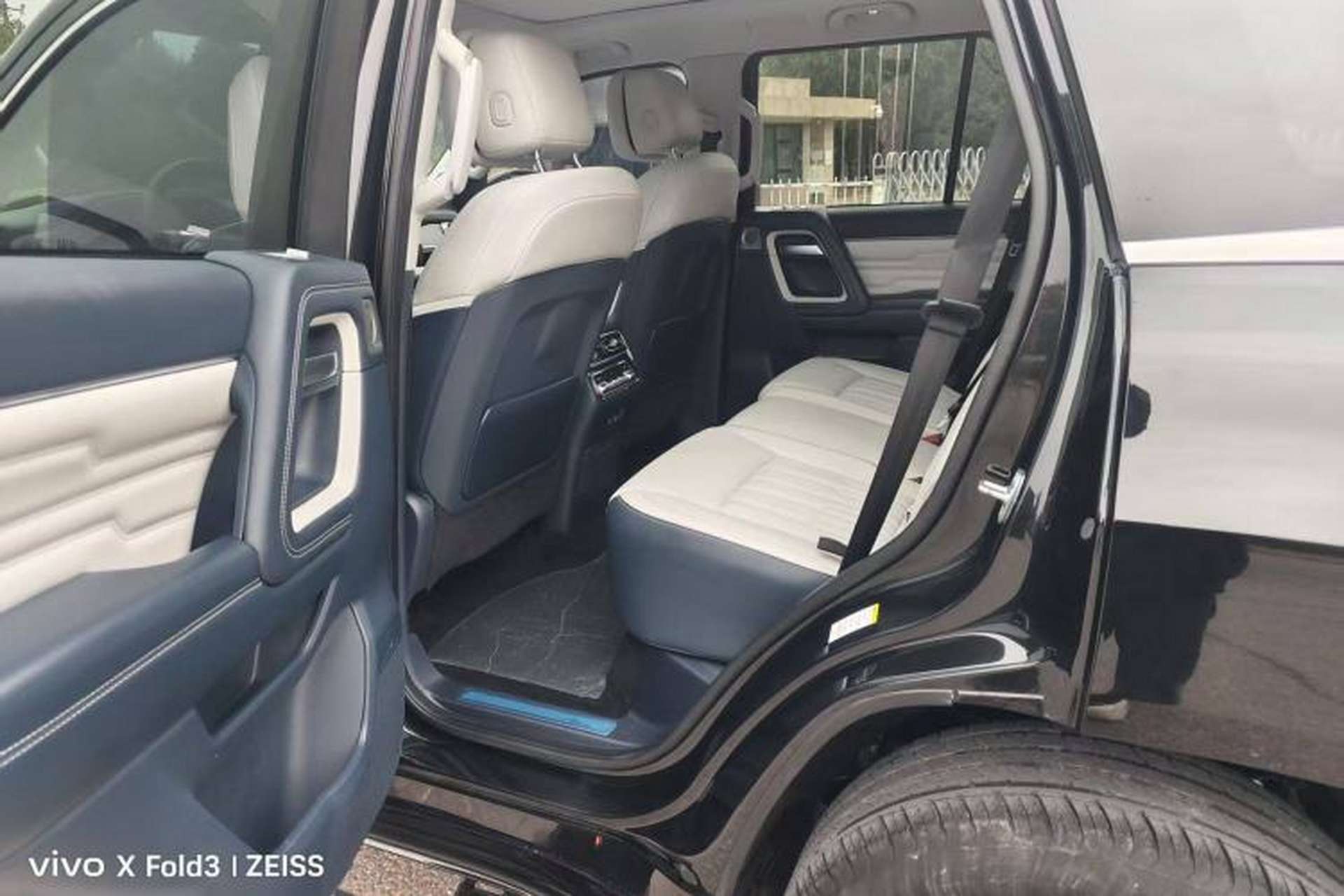Used BAIC Off-Road BJ60 2022 2.0T Version 11 Five Seats Interior 2