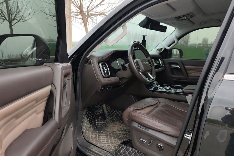 Used BAIC Off-Road BJ60 2022 2.0T Version 11 Seven Seats Interior 3