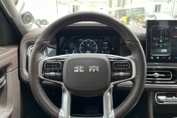 Used BAIC Off-Road BJ60 2022 2.0T Version 11 Five Seats Interior 4