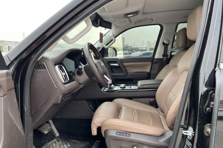 Used BAIC Off-Road BJ60 2022 2.0T Version 11 Five Seats Interior 8