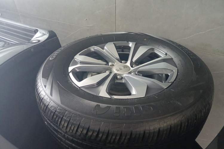 Used BAIC Off-Road BJ60 2022 2.0T Weekend Edition Five-Seater Left Front Wheel Hub