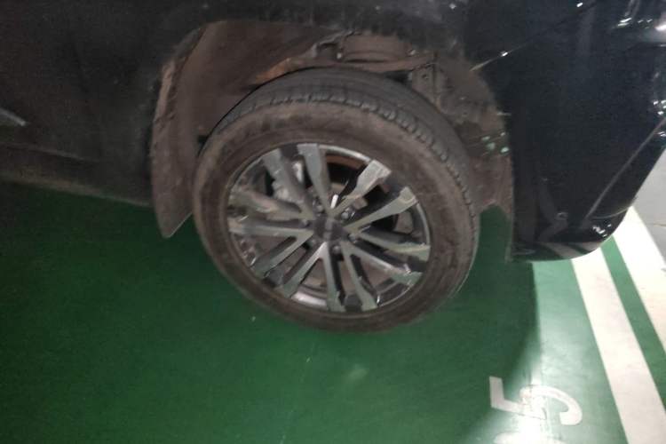 Used BAIC Off-Road BJ60 2022 2.0T Version 11 Five Seats Right Front Wheel Hub