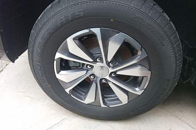 Used BAIC Off-Road BJ60 2022 2.0T May Day Edition Five Seats Right Rear Wheel Hub
