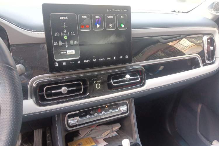Used BAIC Off-Road BJ60 2022 2.0T Version 11 Five Seats Audio And AC Panel