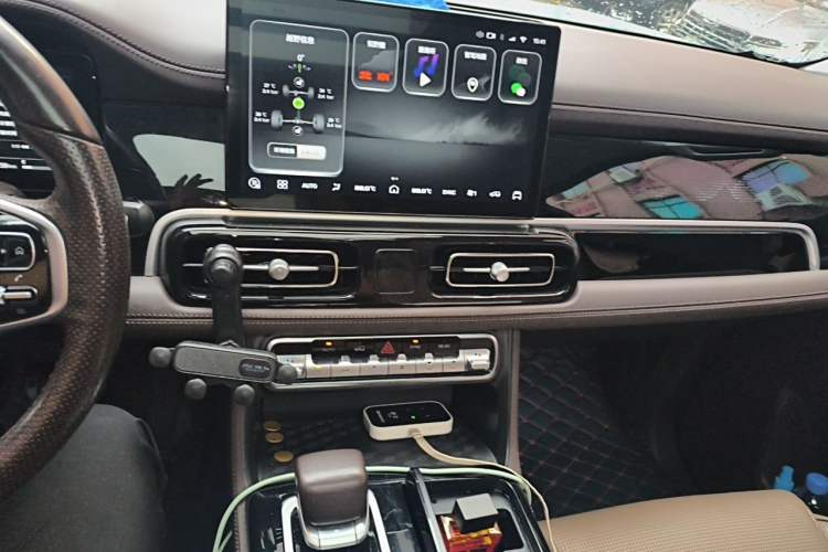 Used BAIC Off-Road BJ60 2022 2.0T Version 11 Five Seats Audio And AC Panel