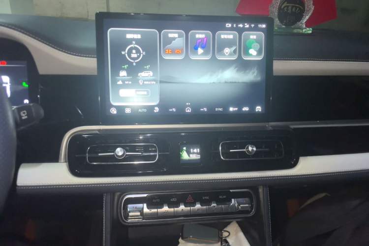 Used BAIC Off-Road BJ60 2022 2.0T Version 11 Five Seats Audio And AC Panel