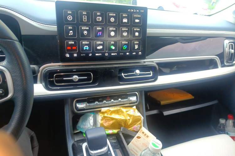 Used BAIC Off-Road BJ60 2022 2.0T Version 11 Five Seats Audio And AC Panel