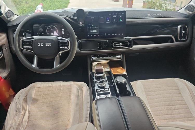 Used BAIC Off-Road BJ60 2022 2.0T Version 11 Seven Seats Center Console