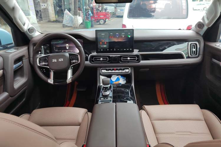 Used BAIC Off-Road BJ60 2022 2.0T Version 11 Five Seats Center Console