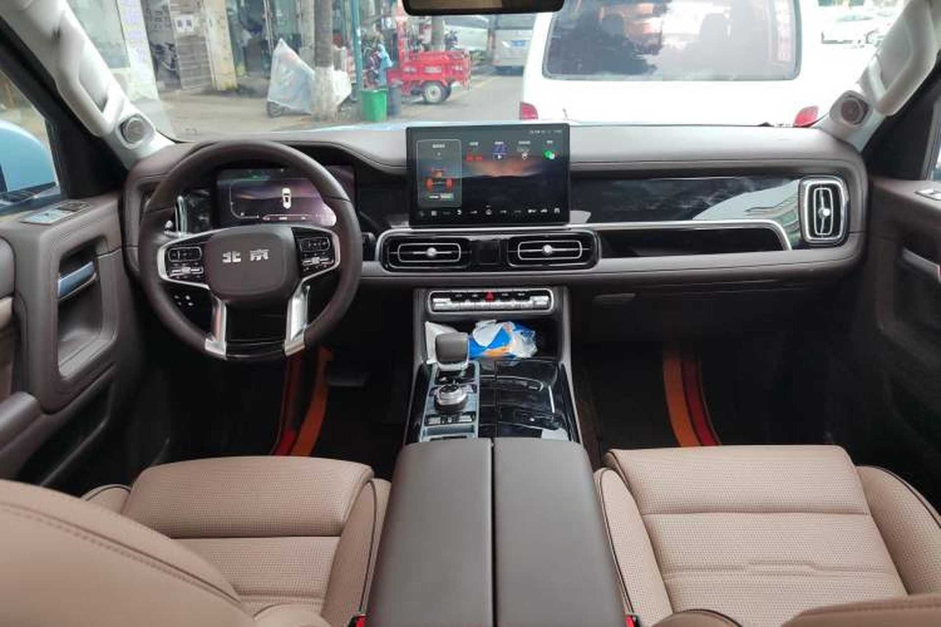 Used BAIC Off-Road BJ60 2022 2.0T Version 11 Five Seats Center Console