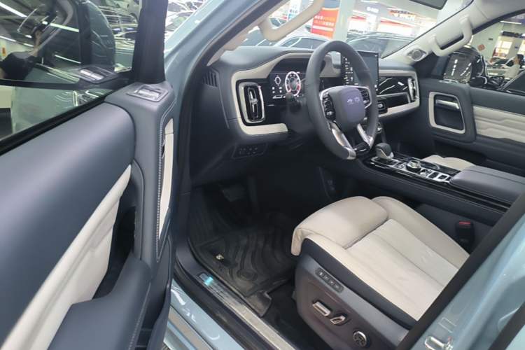 Used BAIC Off-Road BJ60 2022 2.0T Version 11 Five Seats Driver Seat