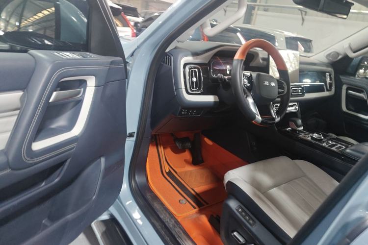 Used BAIC Off-Road BJ60 2022 2.0T May Day Edition Seven Seats Driver Seat