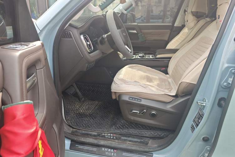 Used BAIC Off-Road BJ60 2022 2.0T Version 11 Seven Seats Driver Seat