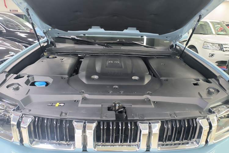 Used BAIC Off-Road BJ60 2022 2.0T Version 11 Five Seats Engine Bay