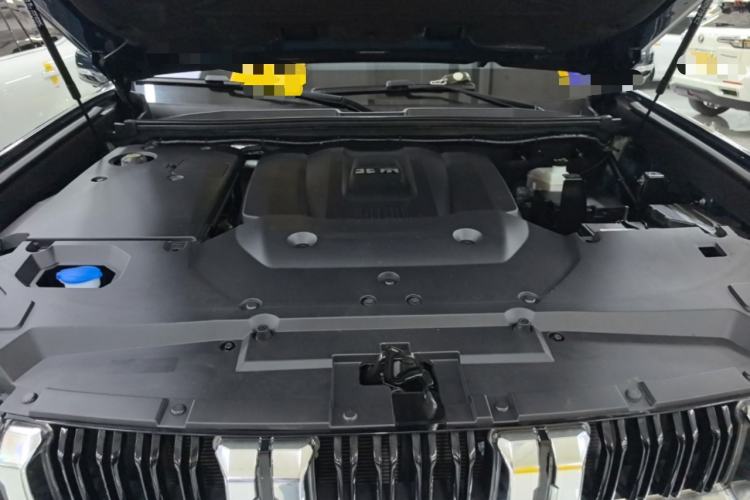 Used BAIC Off-Road BJ60 2022 2.0T Weekend Edition Five-Seater Engine Bay