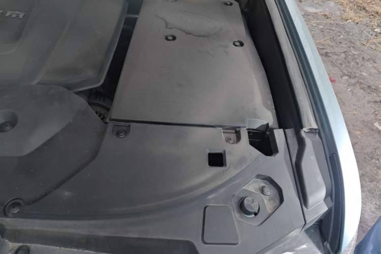 Used BAIC Off-Road BJ60 2022 2.0T Version 11 Five Seats Engine Bay Left