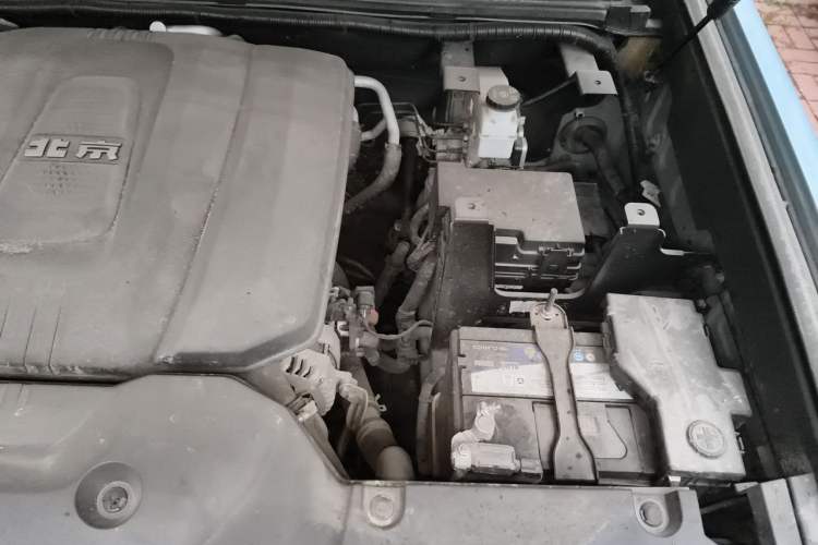 Used BAIC Off-Road BJ60 2022 2.0T May Day Edition Seven Seats Engine Bay Left