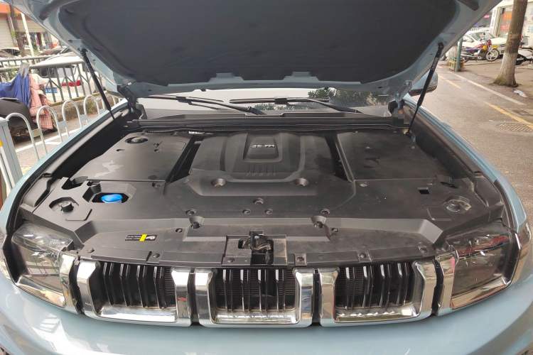 Used BAIC Off-Road BJ60 2022 2.0T Version 11 Five Seats Engine Bay