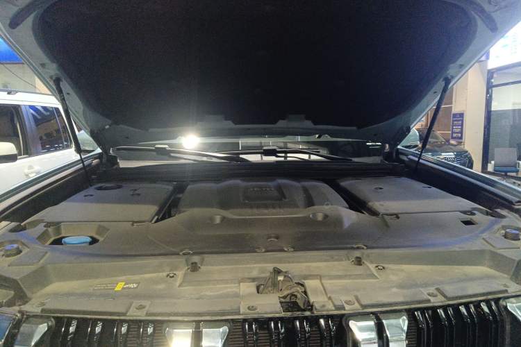 Used BAIC Off-Road BJ60 2022 2.0T Version 11 Five Seats Engine Bay
