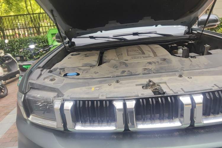 Used BAIC Off-Road BJ60 2022 2.0T Version 11 Five Seats Engine Bay Right